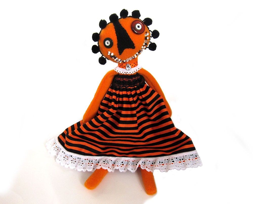 Gertie - a sweet Halloween pumpkin girl