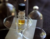 Figure 1: NOIR  Natural Perfume - Patchouli heaven - 1 gram of the liquid perfume - Earthy, vegan musk