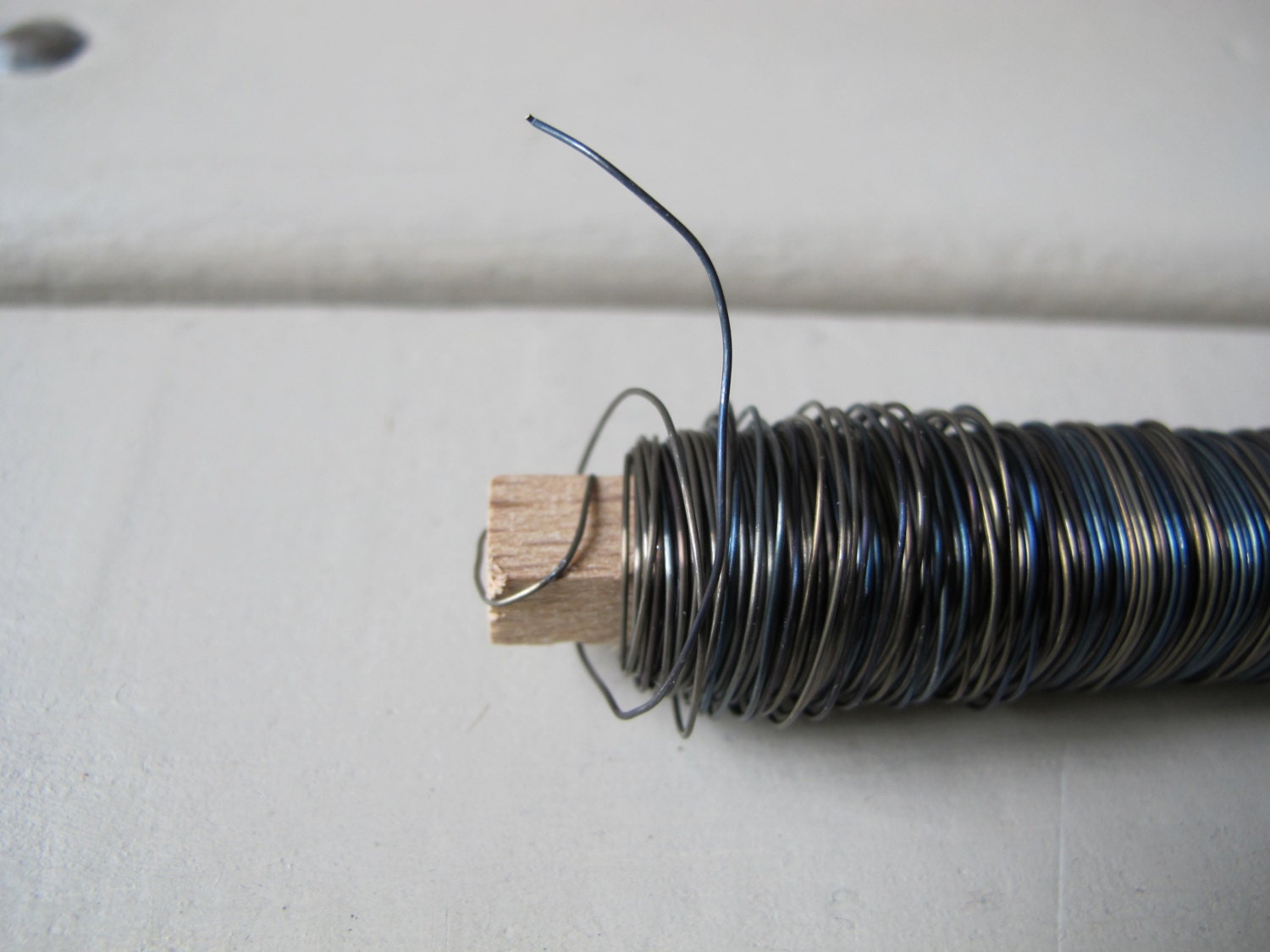 Coil of steel black  wire, nealed diameter 0.50 mm ( ga 24 )  - 100 g or 3.52 oz