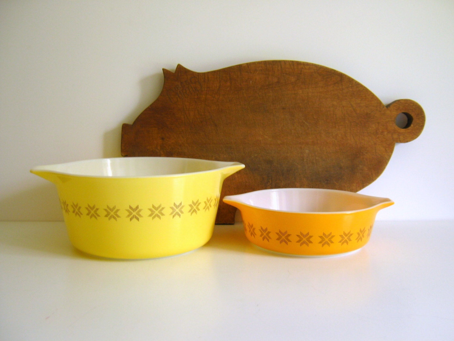 Vintage Pyrex Casseroles, Town and Country Pattern, Hex Pattern