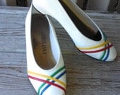Easy Street White Pumps with Red, Blue, Yellow and Green Stripes Size 8 1/2