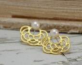 Dainty Earrings, june birthstone earrings Pearl Earring, Bridal Earrings, Gold Earrings, Wedding Earrings, Flower Filigree Earrings