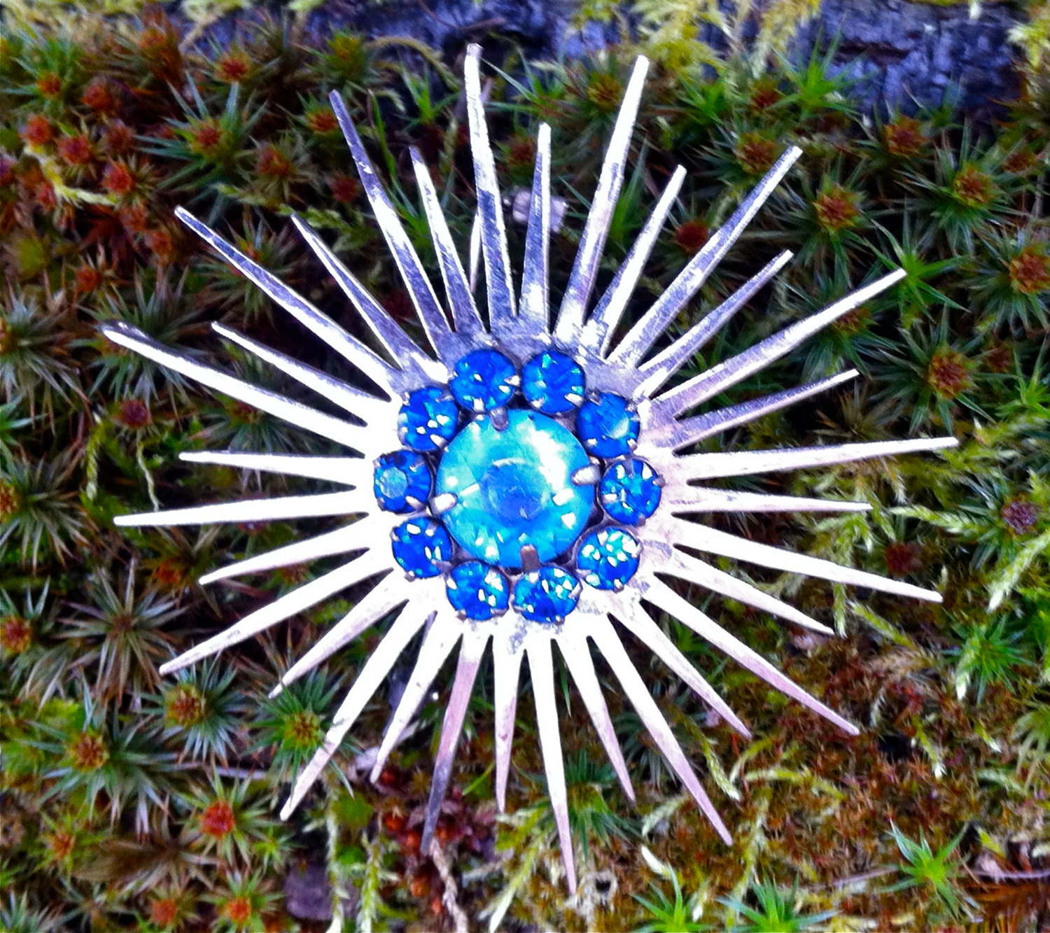 Vintage 1950s Starburst Silvertone Sapphire Glass Space Age Brooch