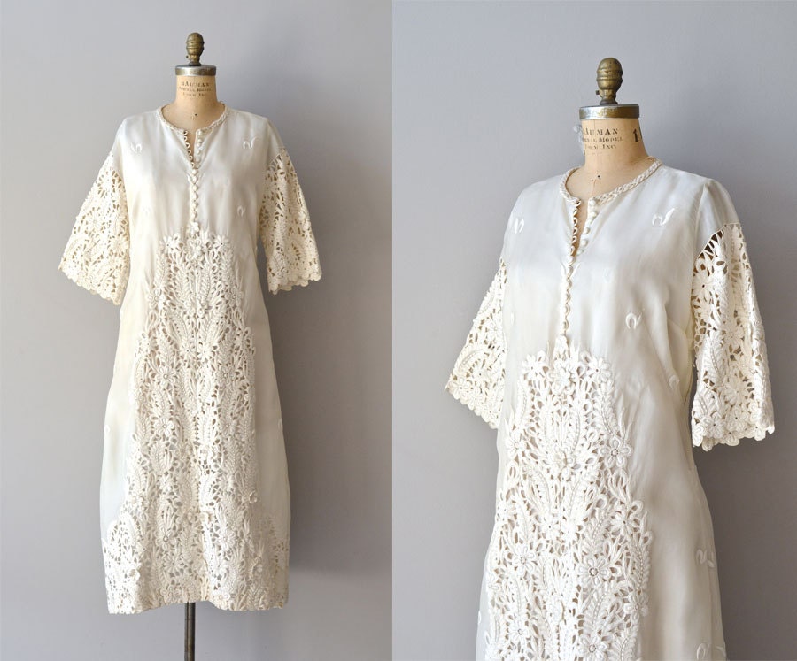 vintage 1960s wedding dress / lace 60s dress / Daybreak gown