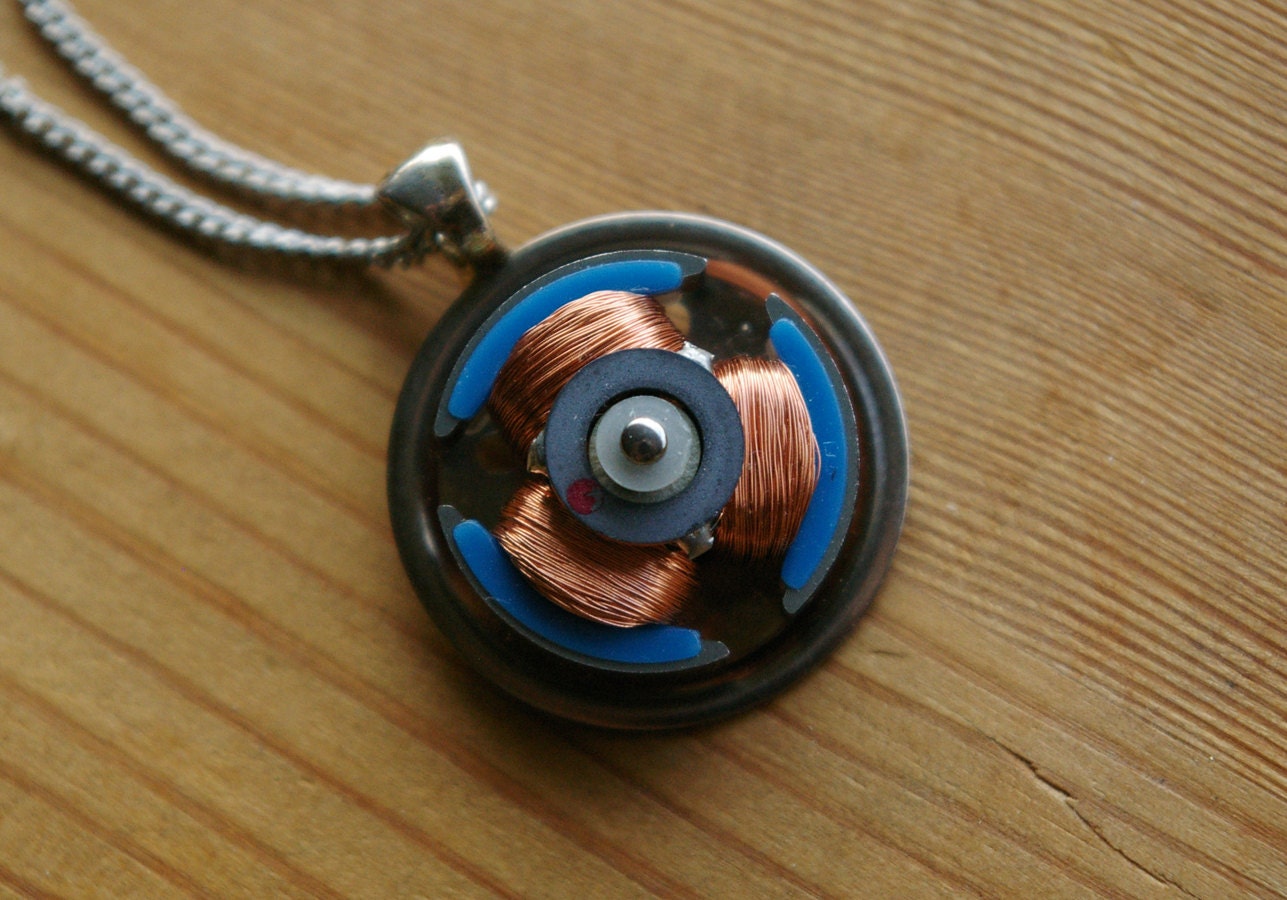Copper Winding Spacer-mounted Pendant Choker