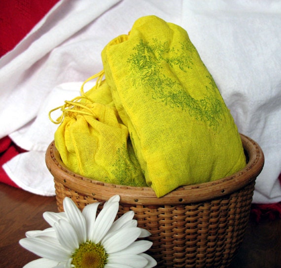 Herbal Moth Repellent Sachets. moth chaser sacht- organic, eco friendly, family safe, effective natural laundry care LARGE SACHETS set of 2