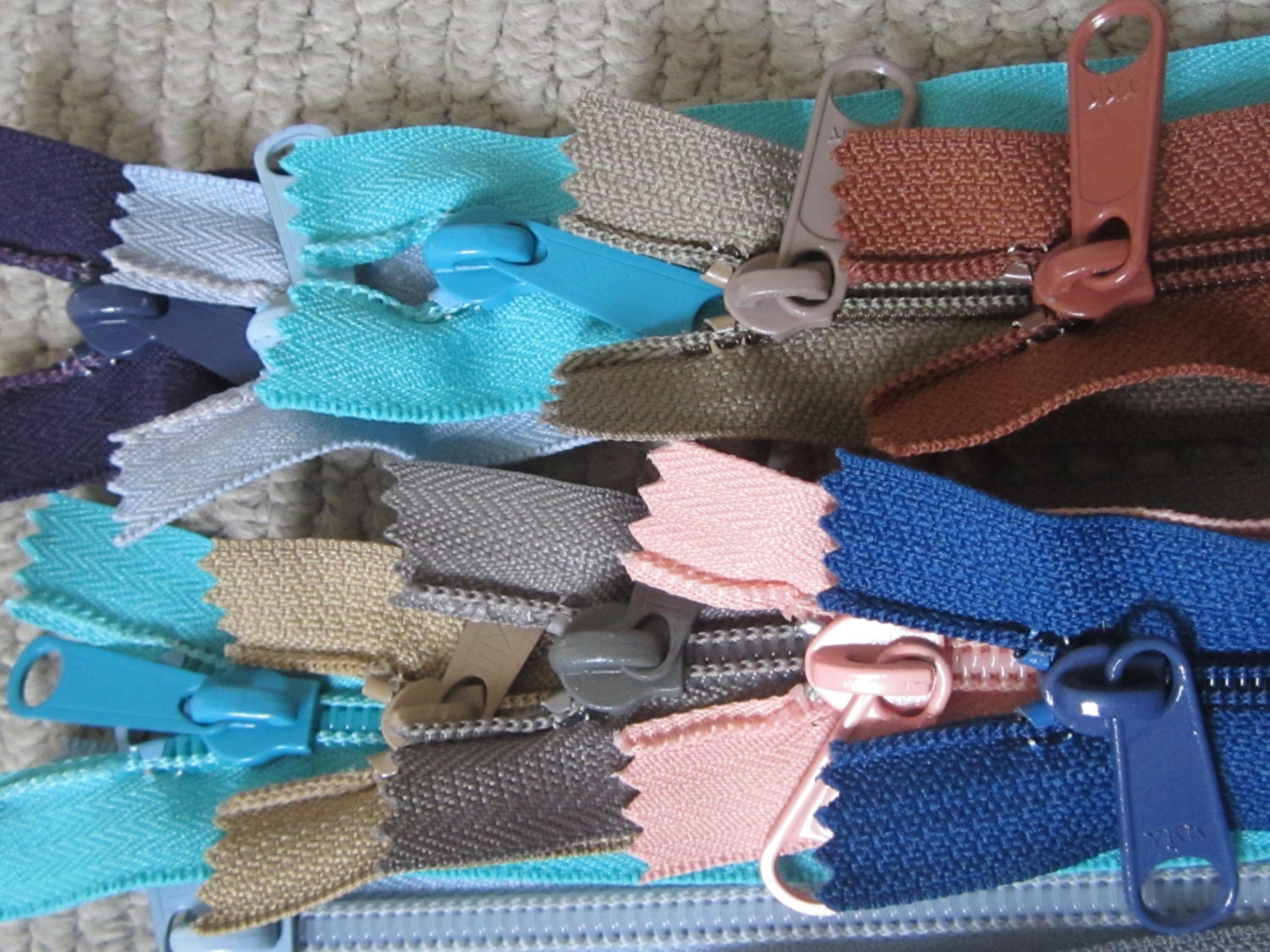 HUGE LOT Of 350 Assorted  ZIPPERS  Many Colors And Sizes