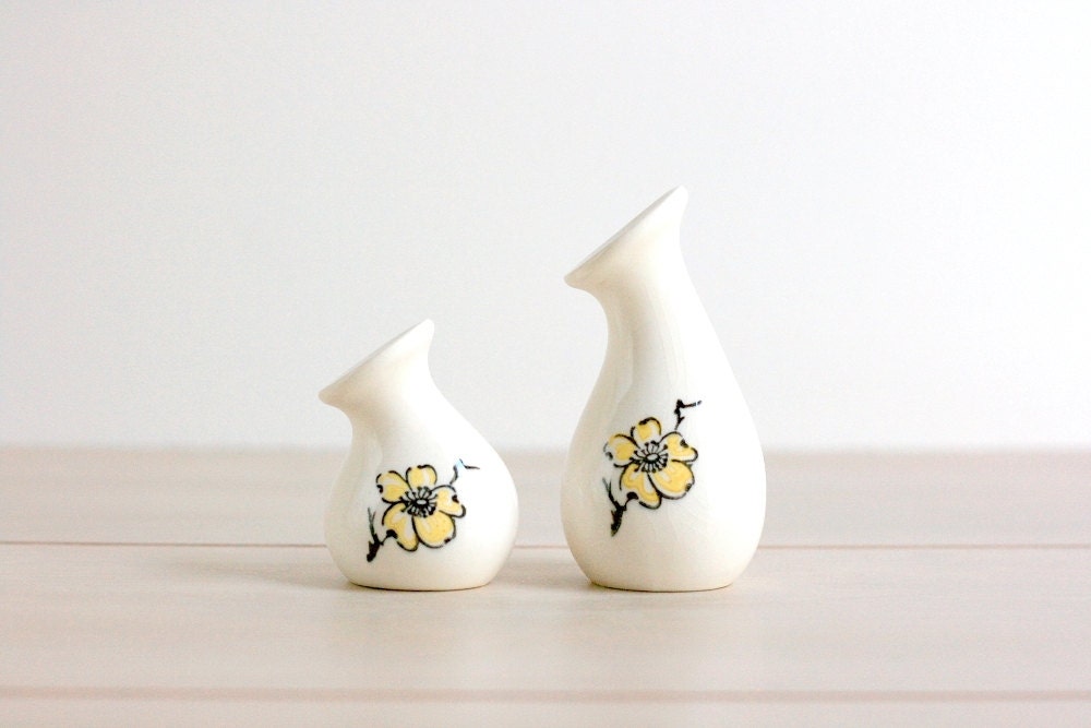 Vintage Dixie Dogwood Salt and Pepper Shakers