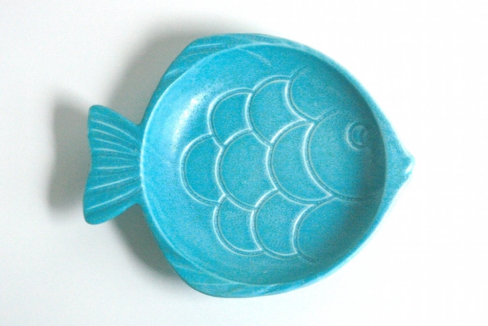 Mid Century Aqua Haeger Ceramic Fish Dish