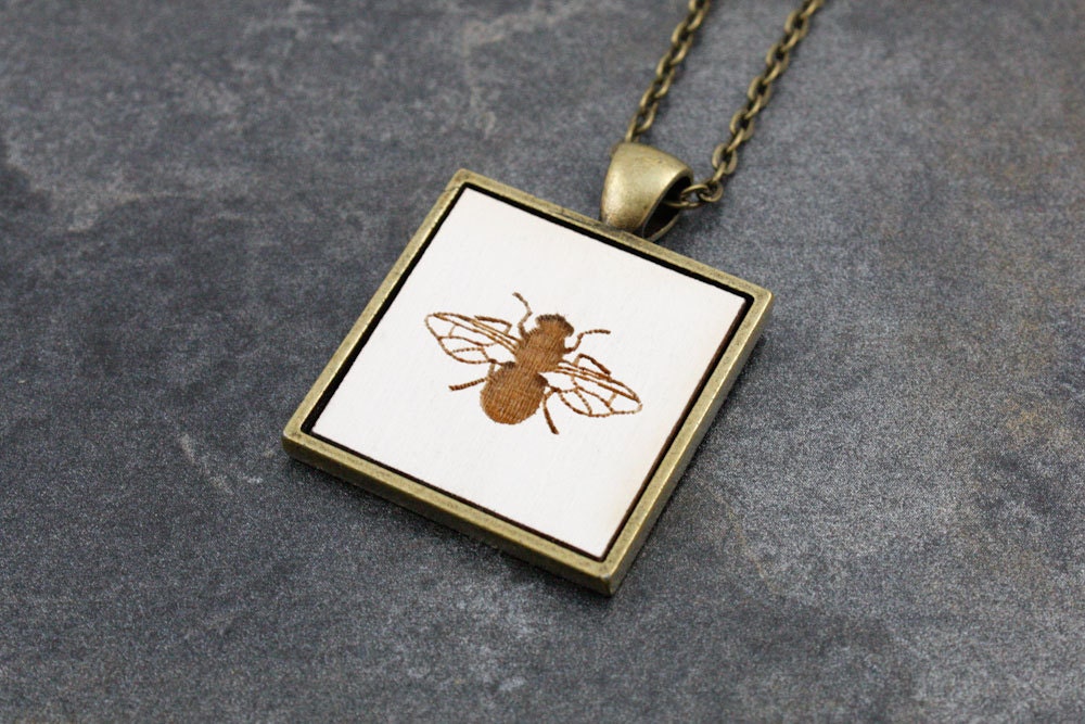 Cameo Pendant - Bee / Insect (White Engraving)