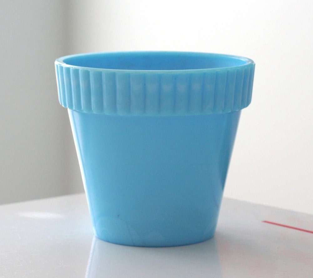 Akro Agate Chalaine Blue Flower Pot