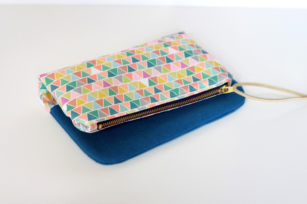 Canvas and Cotton Pastel Fold Over Clutch. Geometric Print. Spring Zipper Pouch in Pastel Triangles.