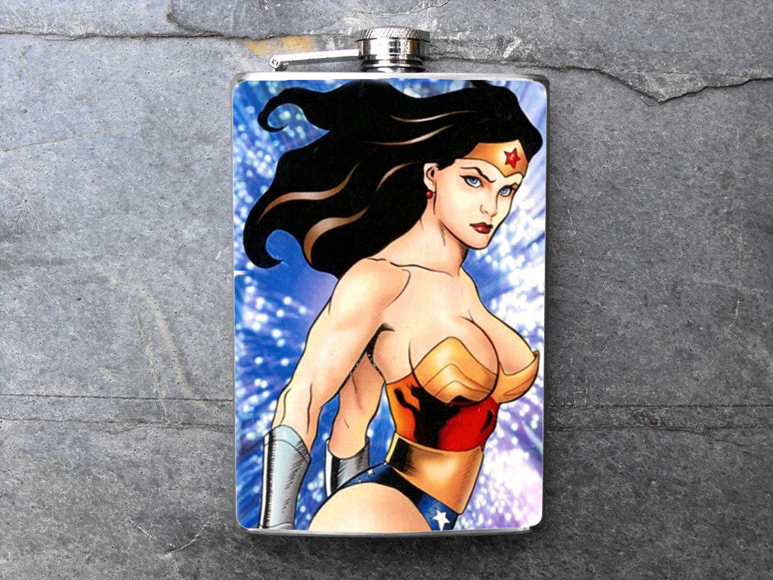 FN377 - Wonder  woman   Decorated Stainless Steel Flask 8oz