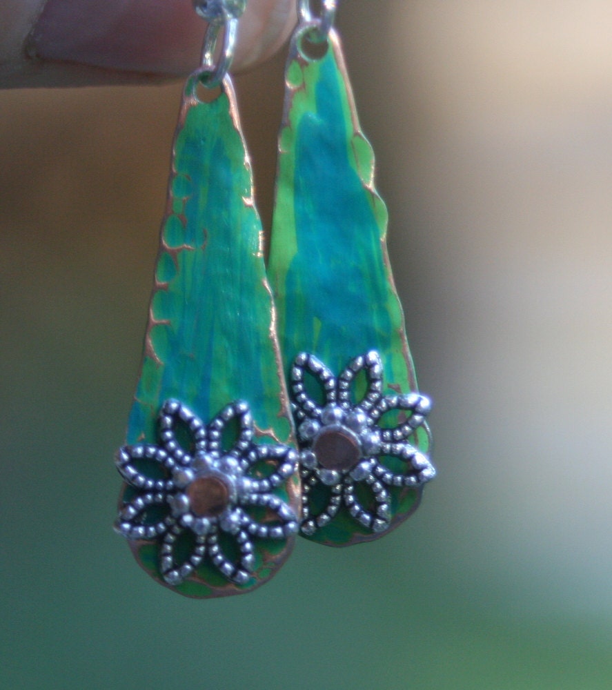 Vintage color earrings Green teardrops