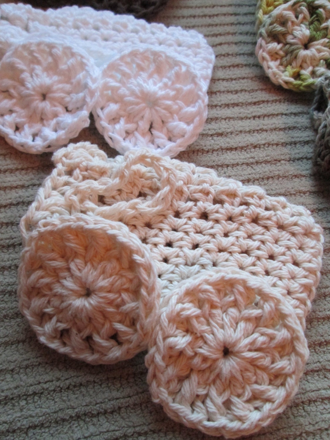 Soap Saver with 2 Face Scrubbies - Free Shipping - MTO TFI