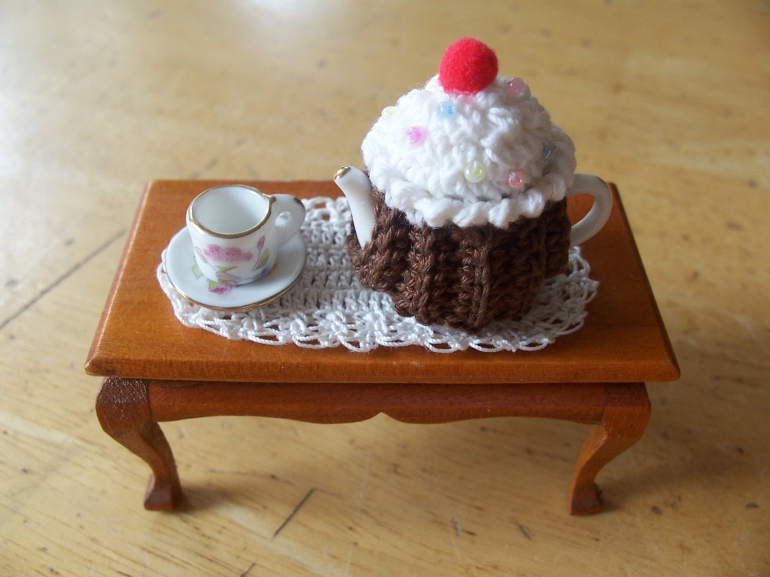 Miniature ooak Crochet dollhouse Cupcake Tea Pot Cozy Cosy