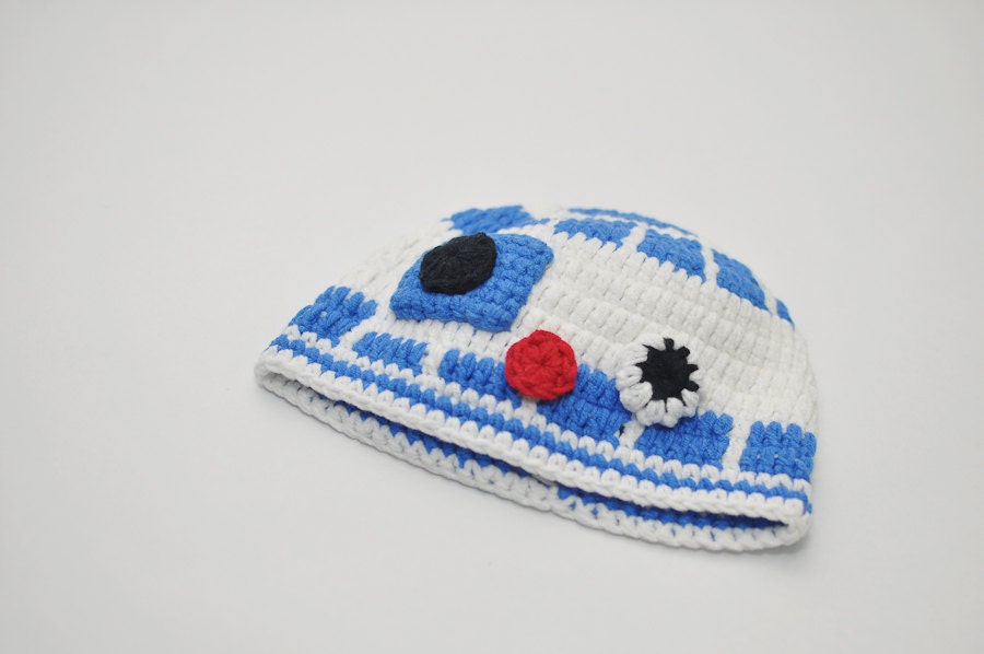 R2D2 hat crocheted baby hat photo prop Star Wars hat