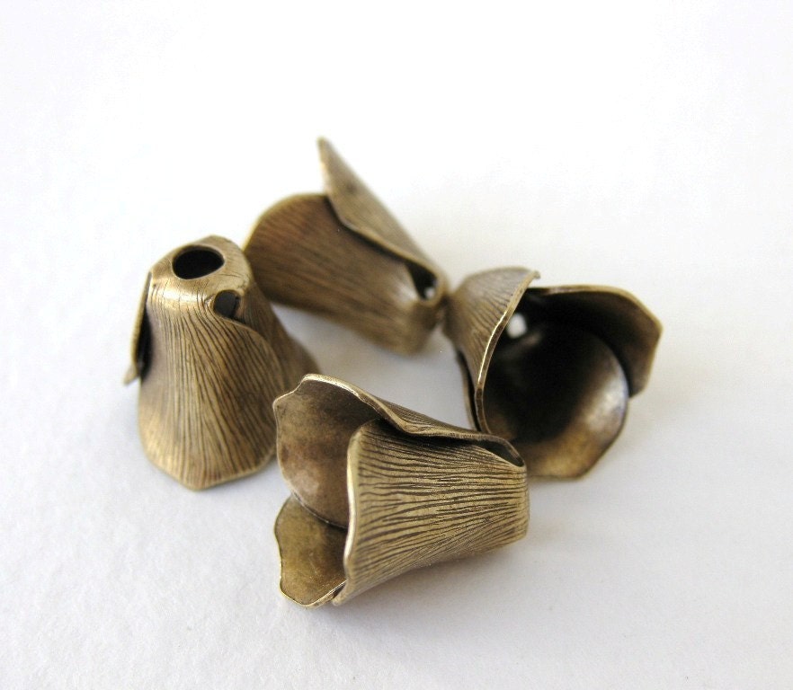 Antiqued Brass Ox Tulip Flower Bead Cap Vintage Style Charm 13mm bcp0018 (4)