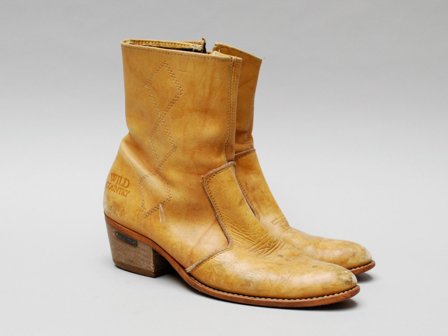 vintage 1970s leather mens ankle boots size 9 or 9.5