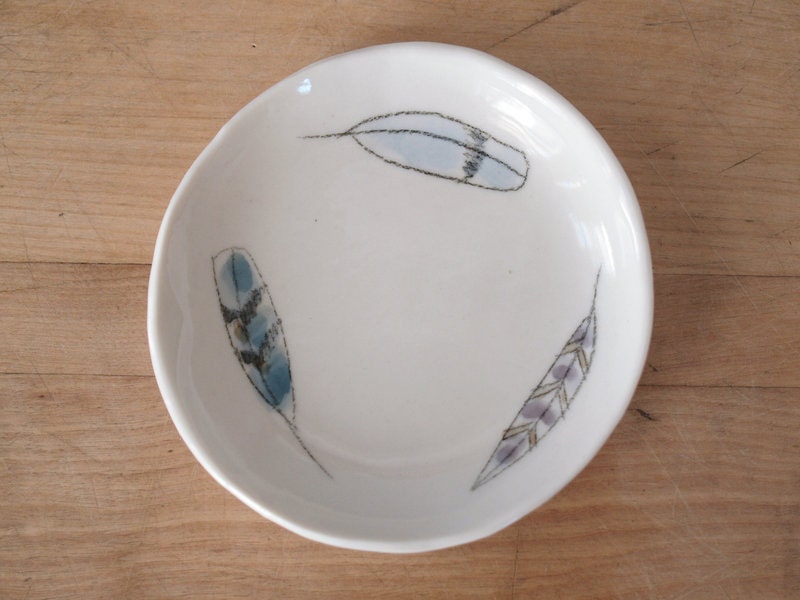 porcelain feather dish . no106