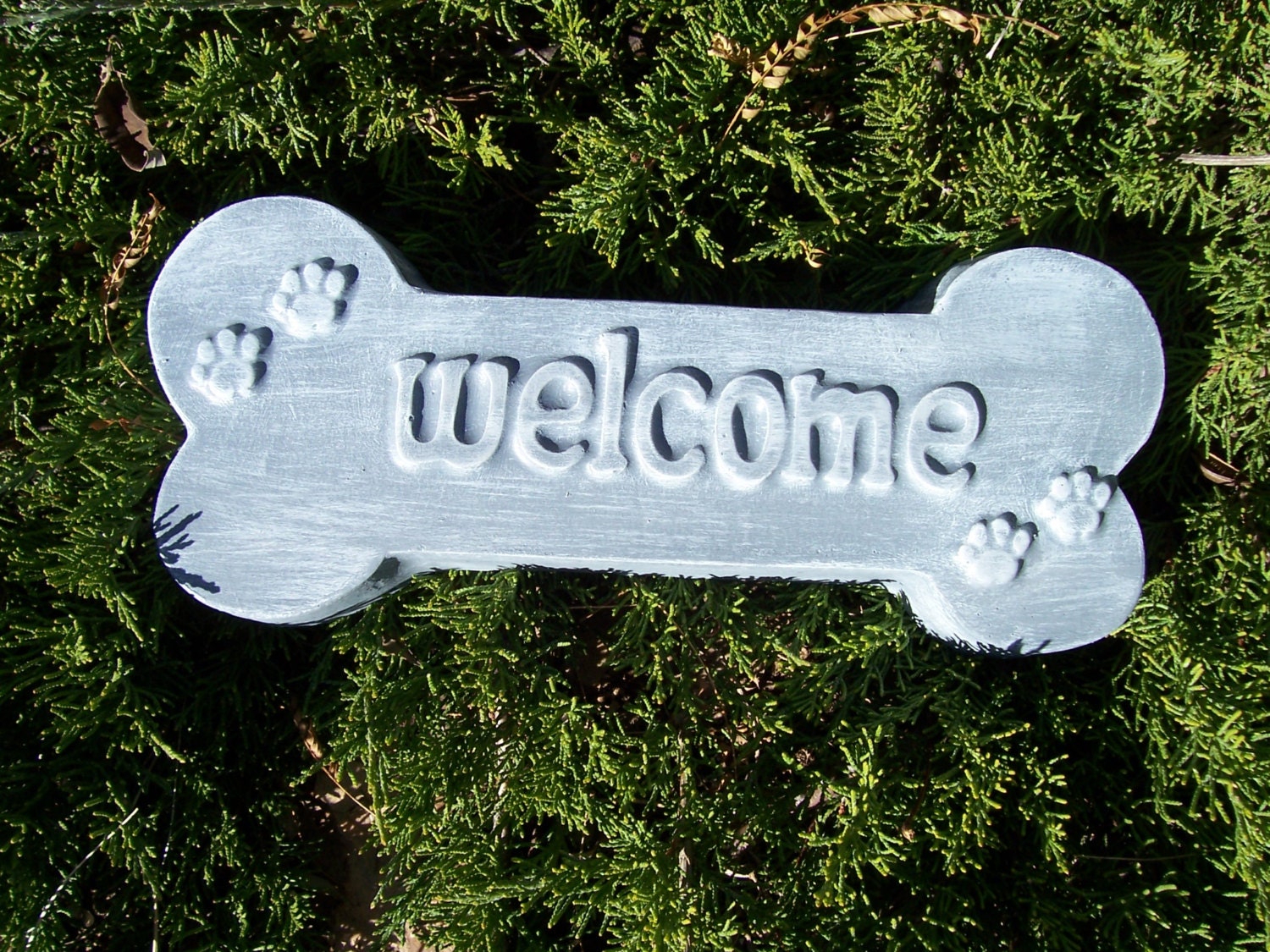 Concrete Plastic MOLD Welcome Dog Bone Stone/Plaque with Paw Prints