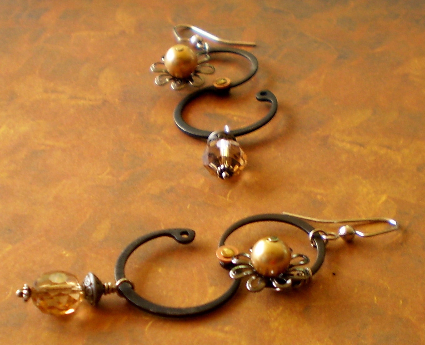 Hardware blooms retaining ring earrings