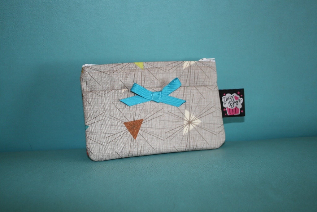Dolly Bags - Coin Purse in Mid Century Modern Triangle Burst