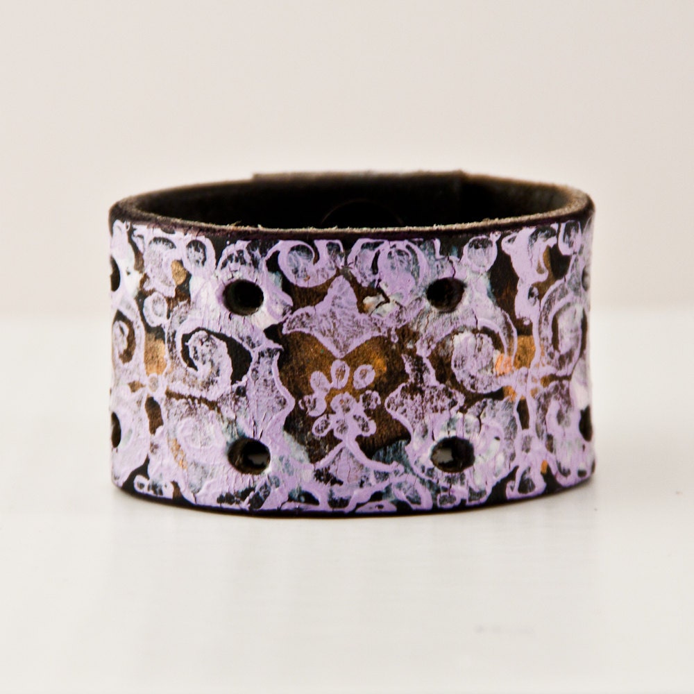 Leather Cuff / Lavender - Purple - Boho - Gypsy - Hippie - Bracelet  - OOAK - Festival