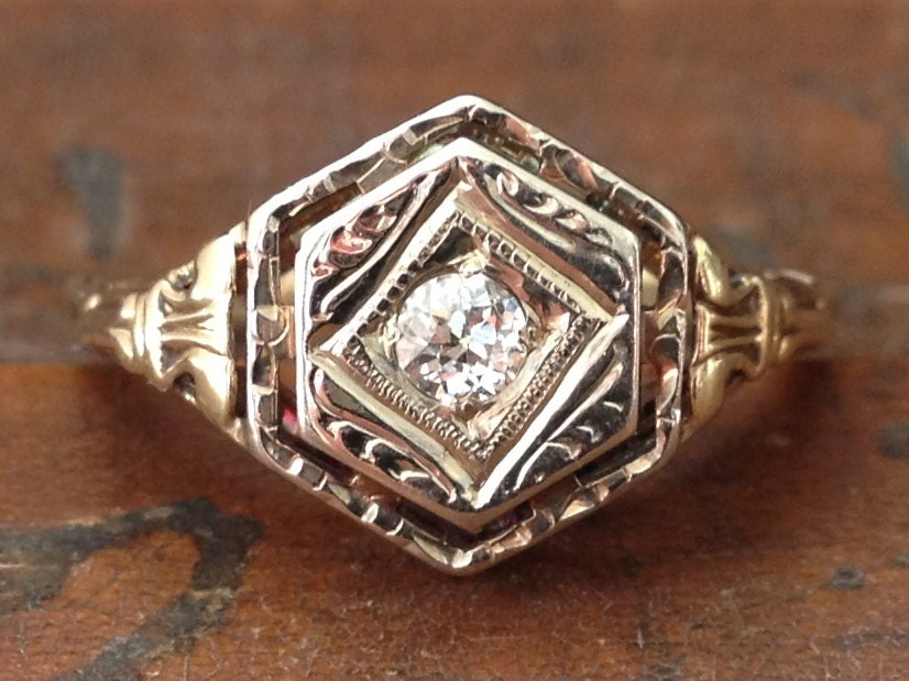 14k art deco hexagon / yellow gold with diamond solitaire / geometric style / size 6
