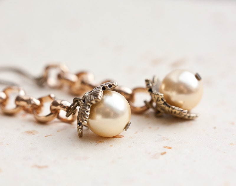 Long Dangle Gold Chain Earrings Pearls Beige Ivory Champagne cream light yellow rusteam