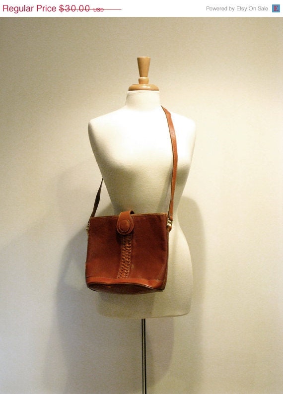 ON SALE Vintage Brown Leather Cross Body Bag