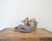 vintage. gainsboro suede 70s wedge sandals