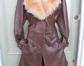 MOVING SALE 30% OFF A m a z i n g kitsch 1970s real leather trenchcoat with real sheepskin collar