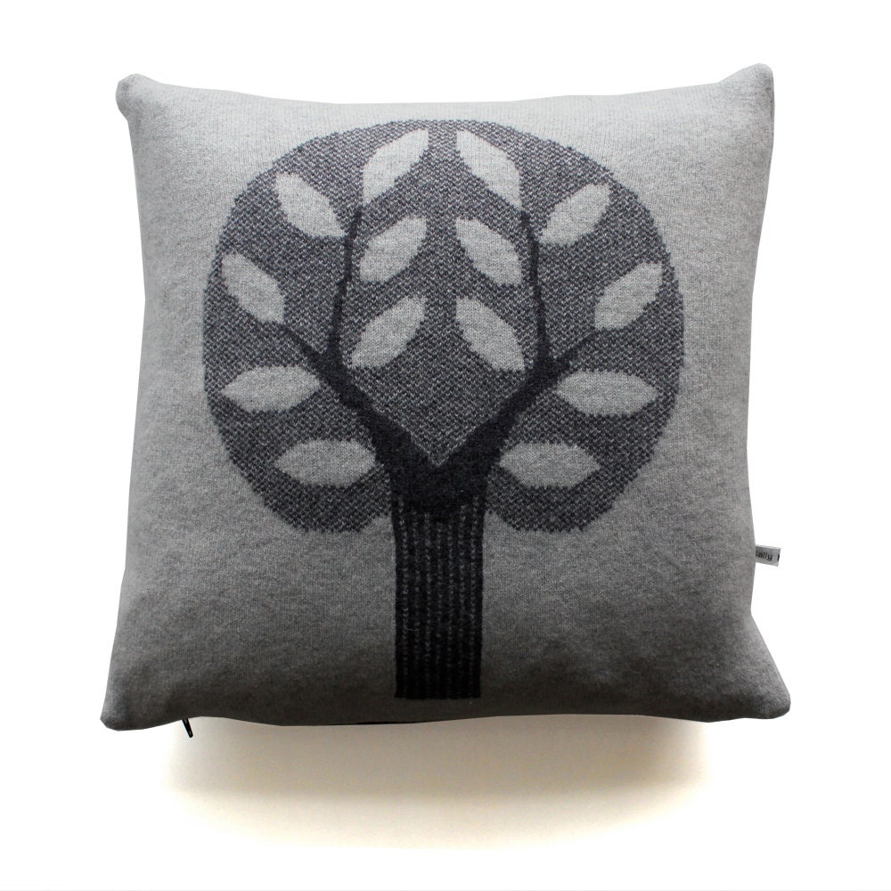 45cm Knitted Lambwool Big Tree cushion