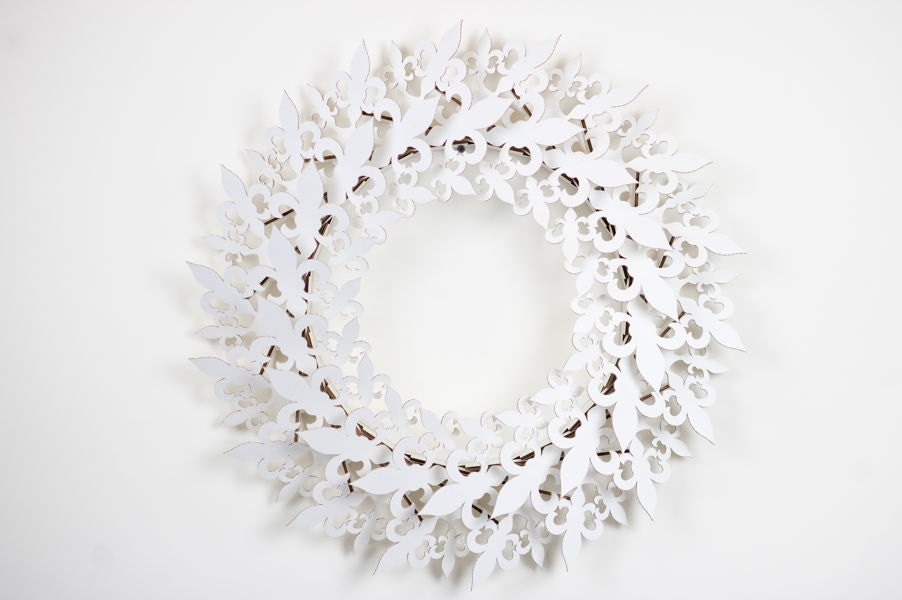 Fleur-De-Les Wreath- White or Brown