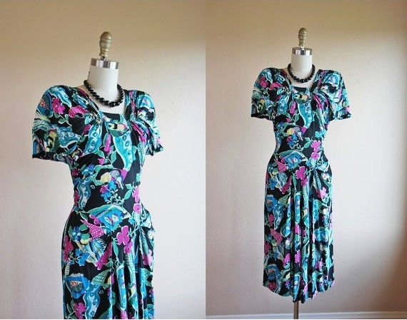 1940s Dress - Vintage 30s 40s Rayon Novelty Dress S M - Fish Flowers Fruit Print - Strut and Stroll