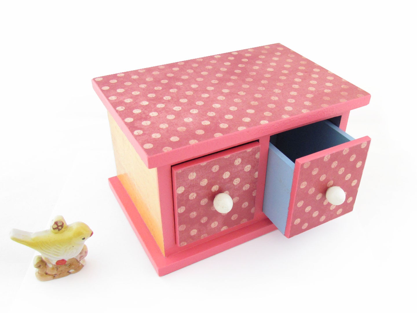 Shabby Chic Mini Chest of Drawers with white knobs - Decoupaged Mini Jewelry Box Organizer - Pink Rouge dotted Organizer with Quote