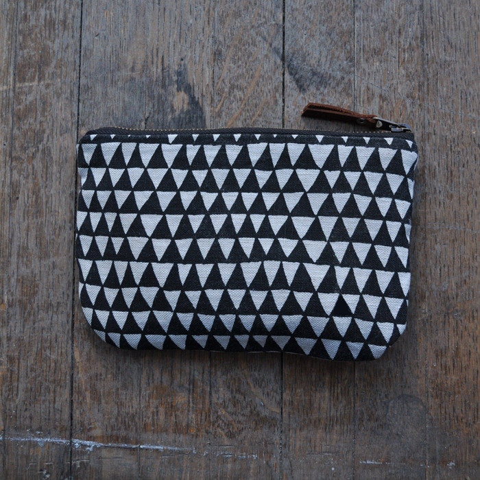 POUCH - triangle