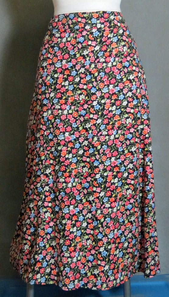 Beautiful Long A-Line Maxi Skirt Talbots Petites Size 16 Black with Flowers