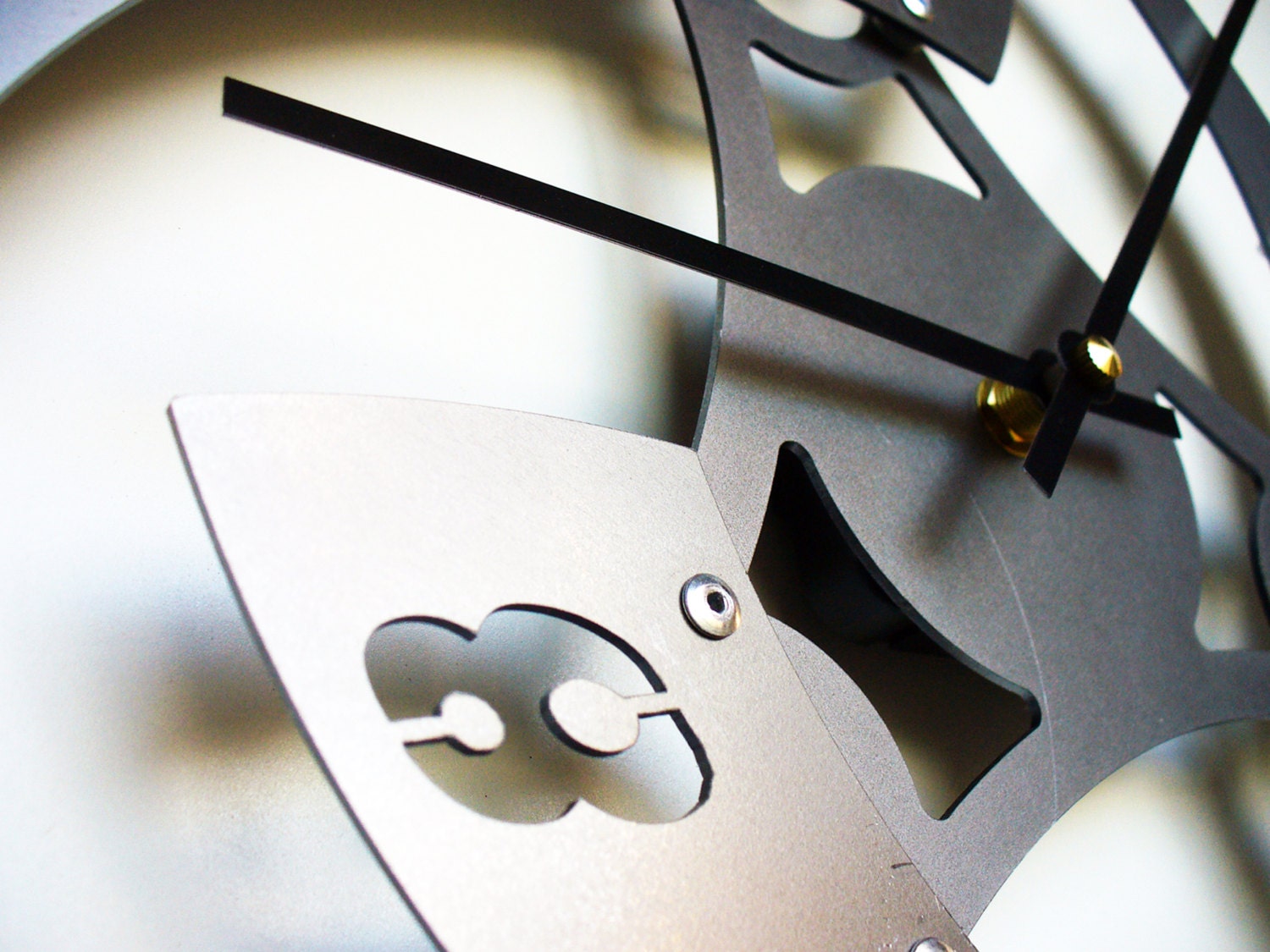 Sweep IV Modern Wall Clock (Plain Metal)