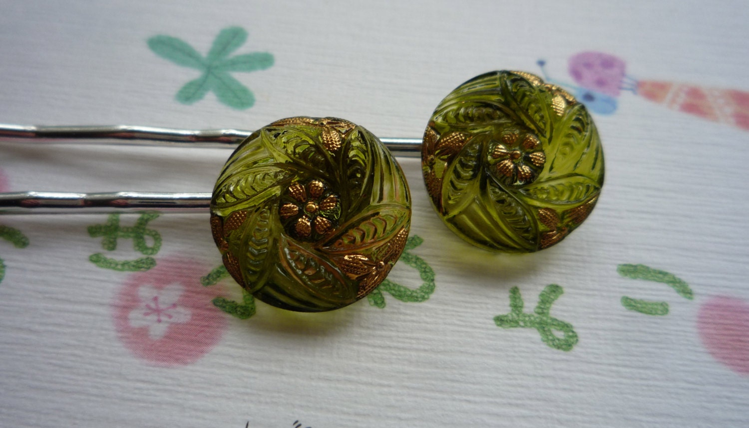 Glass bobby pins Olivine and gold