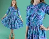 Vintage Floral 50s Day Dress / Full Pleated Skirt Mad Men Dress / 3/4 Sleeves Nipped Waist & Matching Belt / Blue Floral 1950s Dress S / M