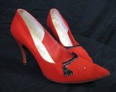 1950's red and black pin-up high heels. spectator / red suede stiletto pumps / shoes. 7 1/2 N.