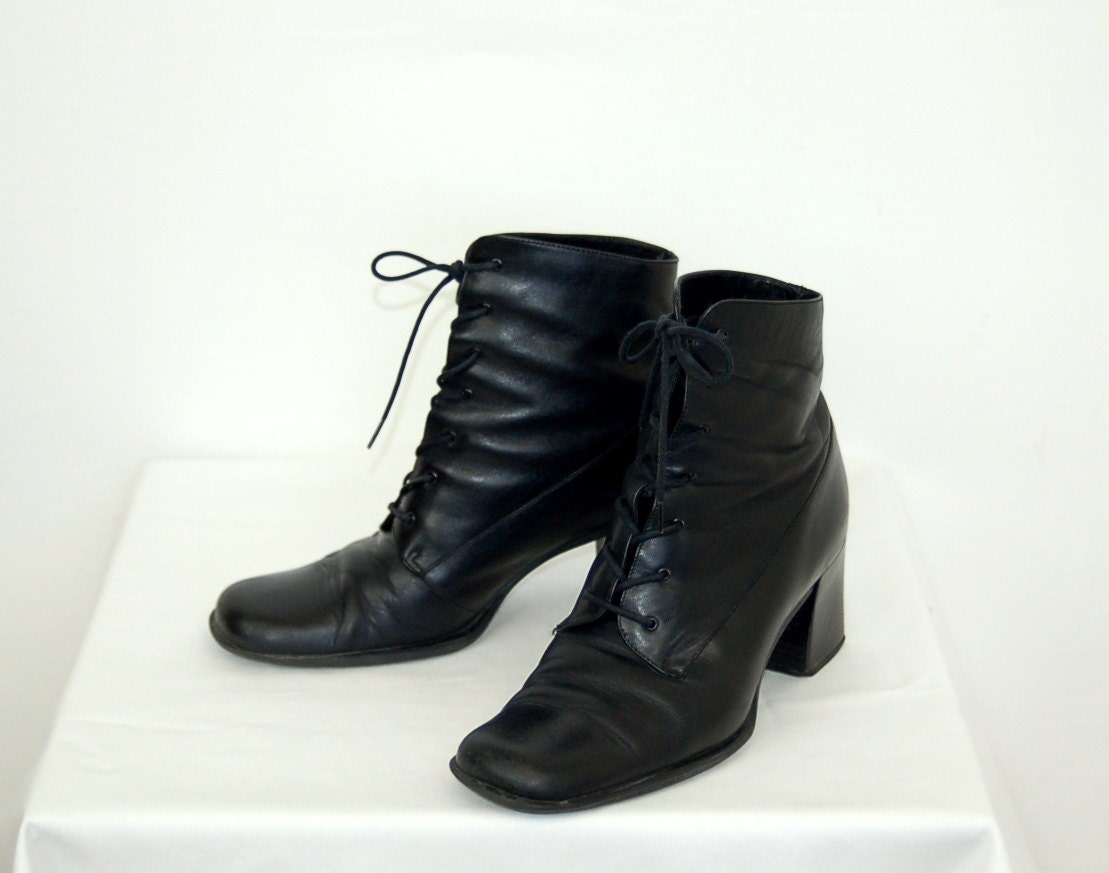 Vintage laced boots, black leather boots, Granny boots, Victorian style, Steampunk boots, Pesaro, Size 8M