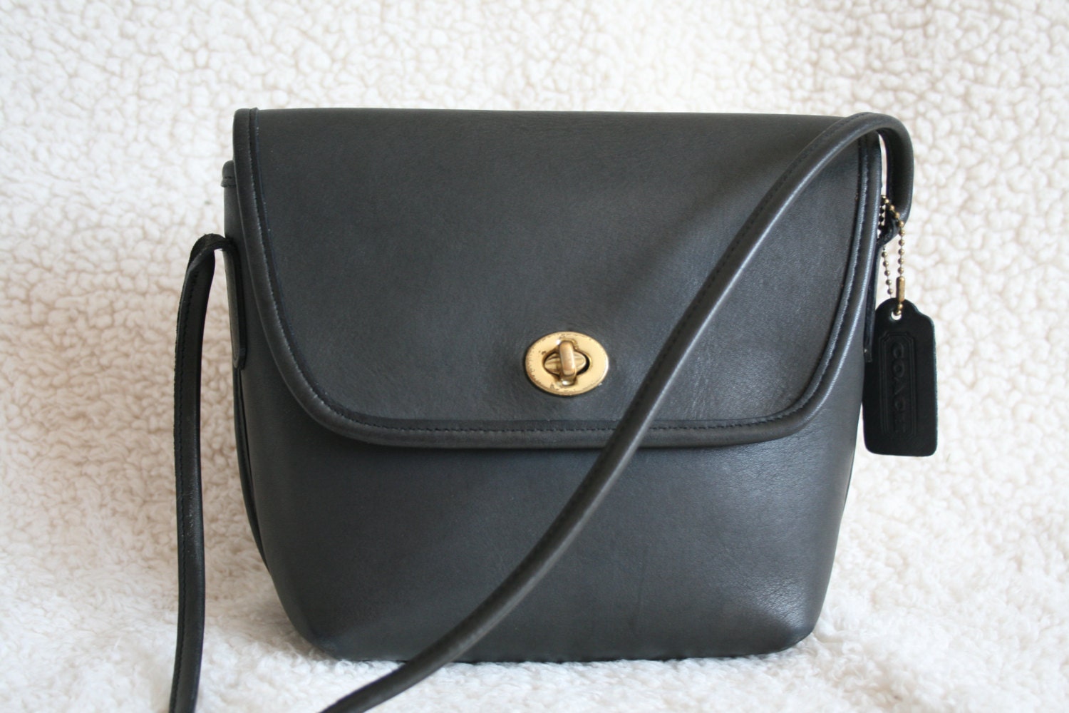 Vintage COACH Black QUINCEY Flap Shoulder BAG Purse 9919