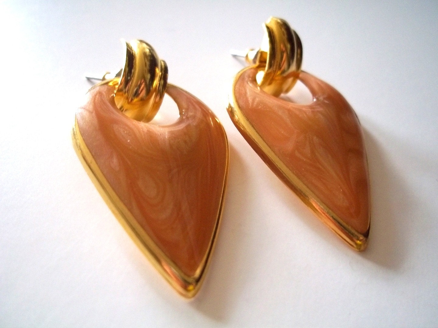 Vintage 1980s 1990s Earrings: Retro Amber and Gold Plastic Earrings, 80's Earrings, 90s Earrings, Leaf Drop Plastic Earrings, Pierced