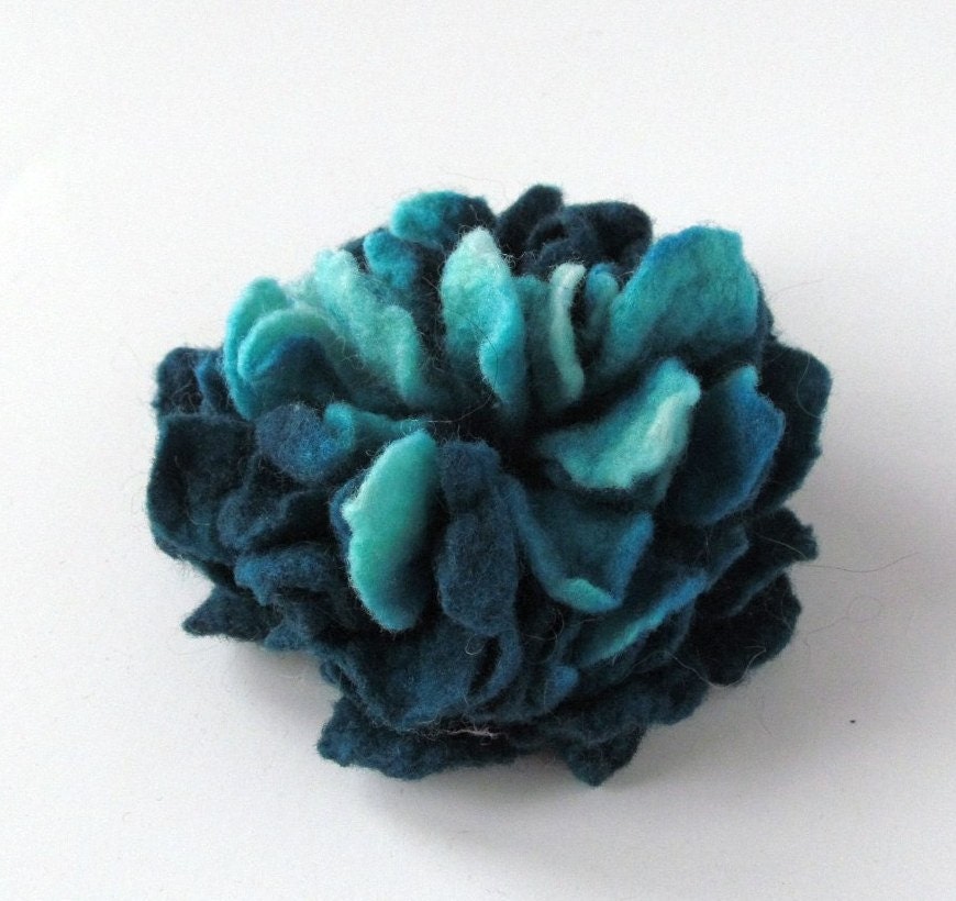 Felt flower brooch -  turquoise teal blue