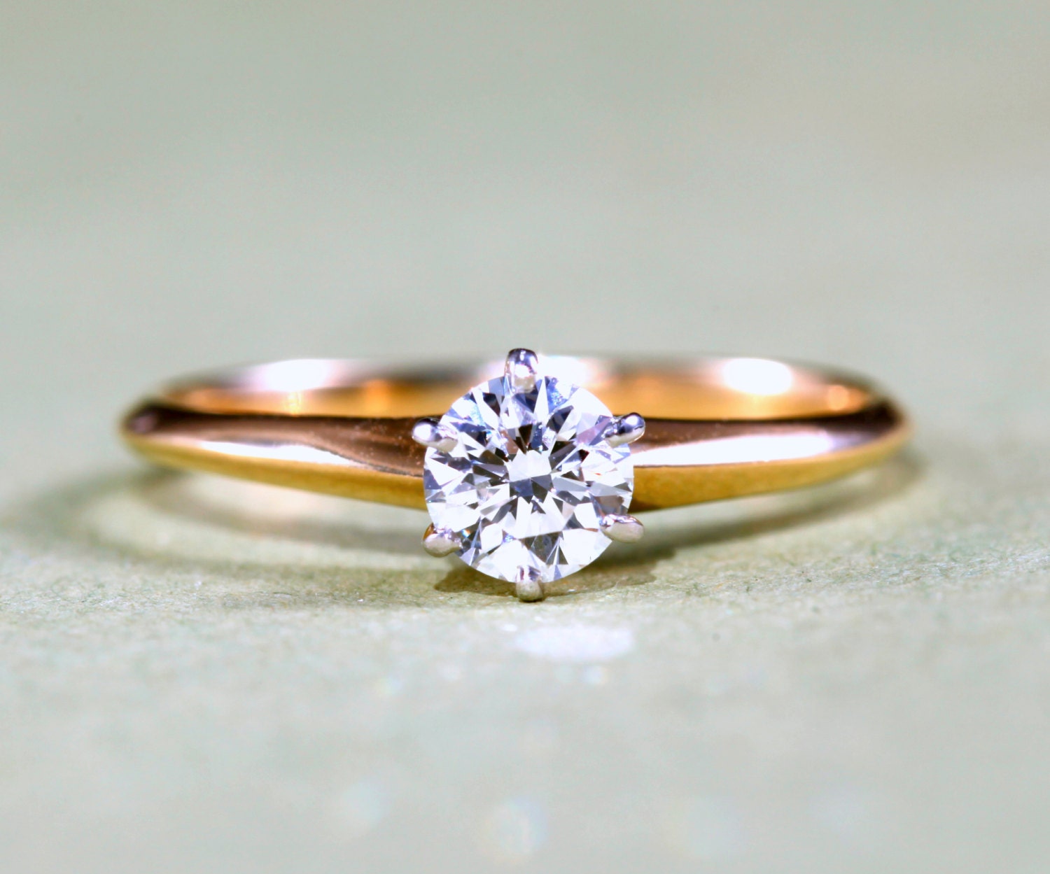TIFFANY & Co. - AUTHENTIC - Vintage .40ct vvs1/G Diamond Engagement ring - 18K yellow gold and Platinum Head