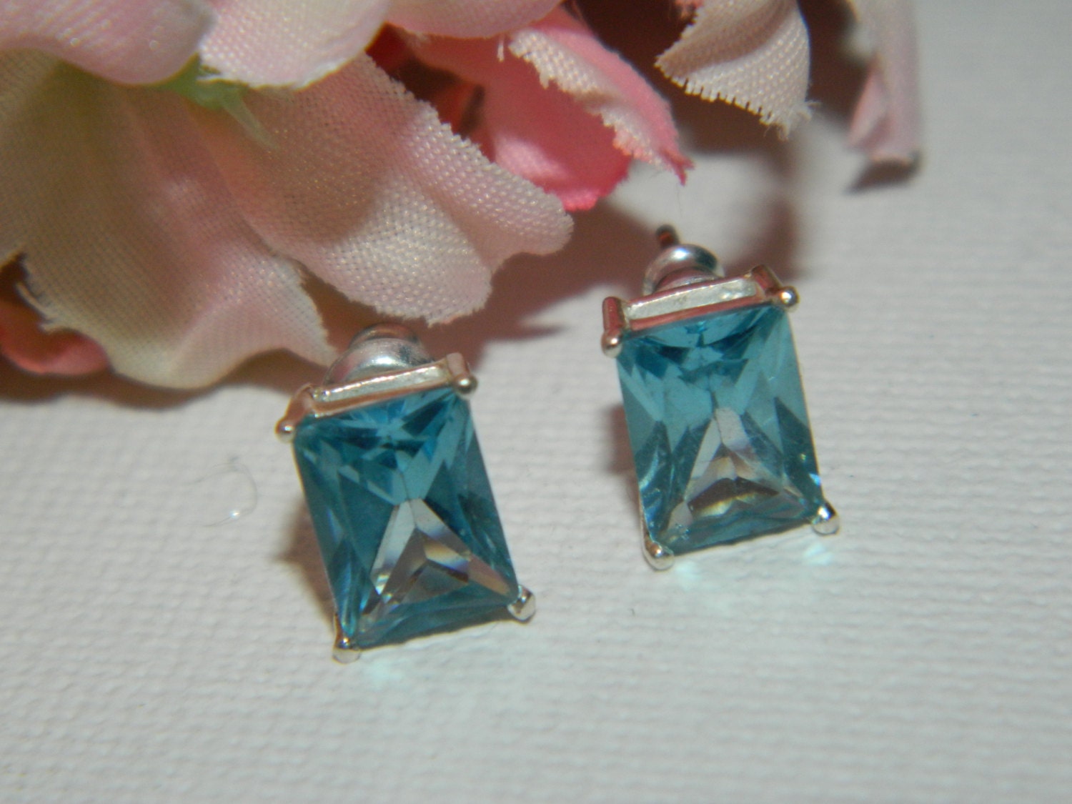 eighties light blue and silver pierced earrings    5b6