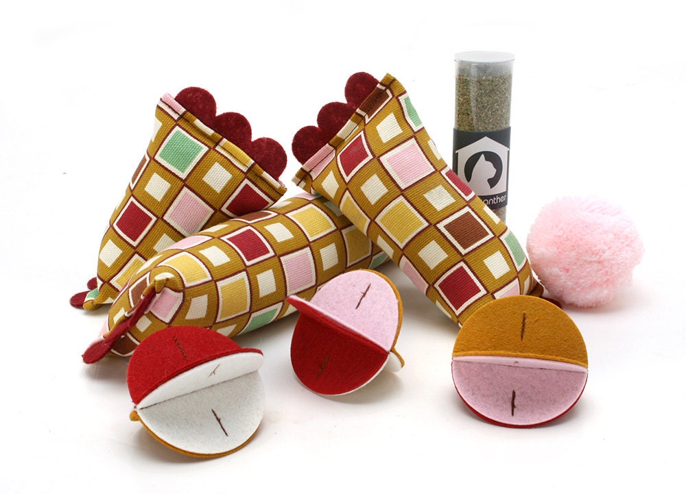 Designer Cat Toy Gift Set - Taffy Squares Gift Box